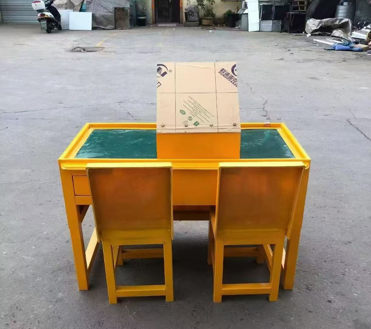 源汇防静电导通桌井下煤矿火工品发放桌：危险品流转的安全守护者
